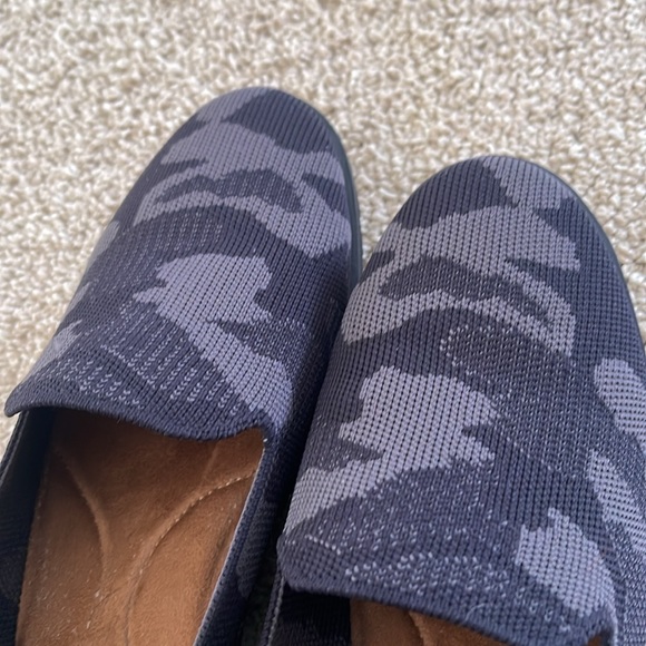 Euro Soft Grey/Black Camo Loafers 9.5 - Picture 4 of 4